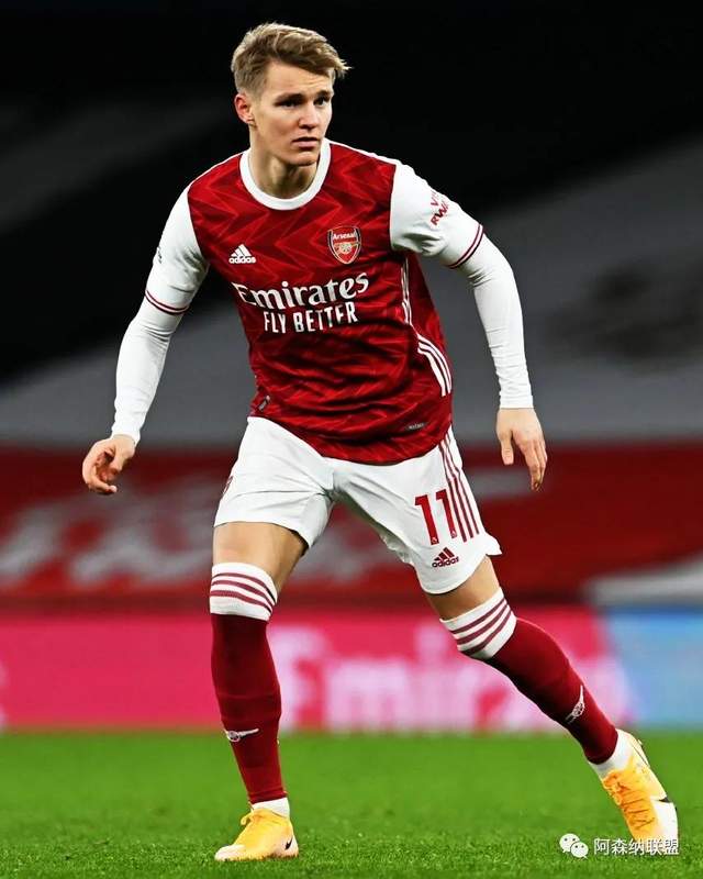 特里：埃斯特旺绝对是巨星胚子，很高兴马雷斯卡在保护他（特里称埃斯特旺具巨星潜质，赞马雷斯卡保护有方）