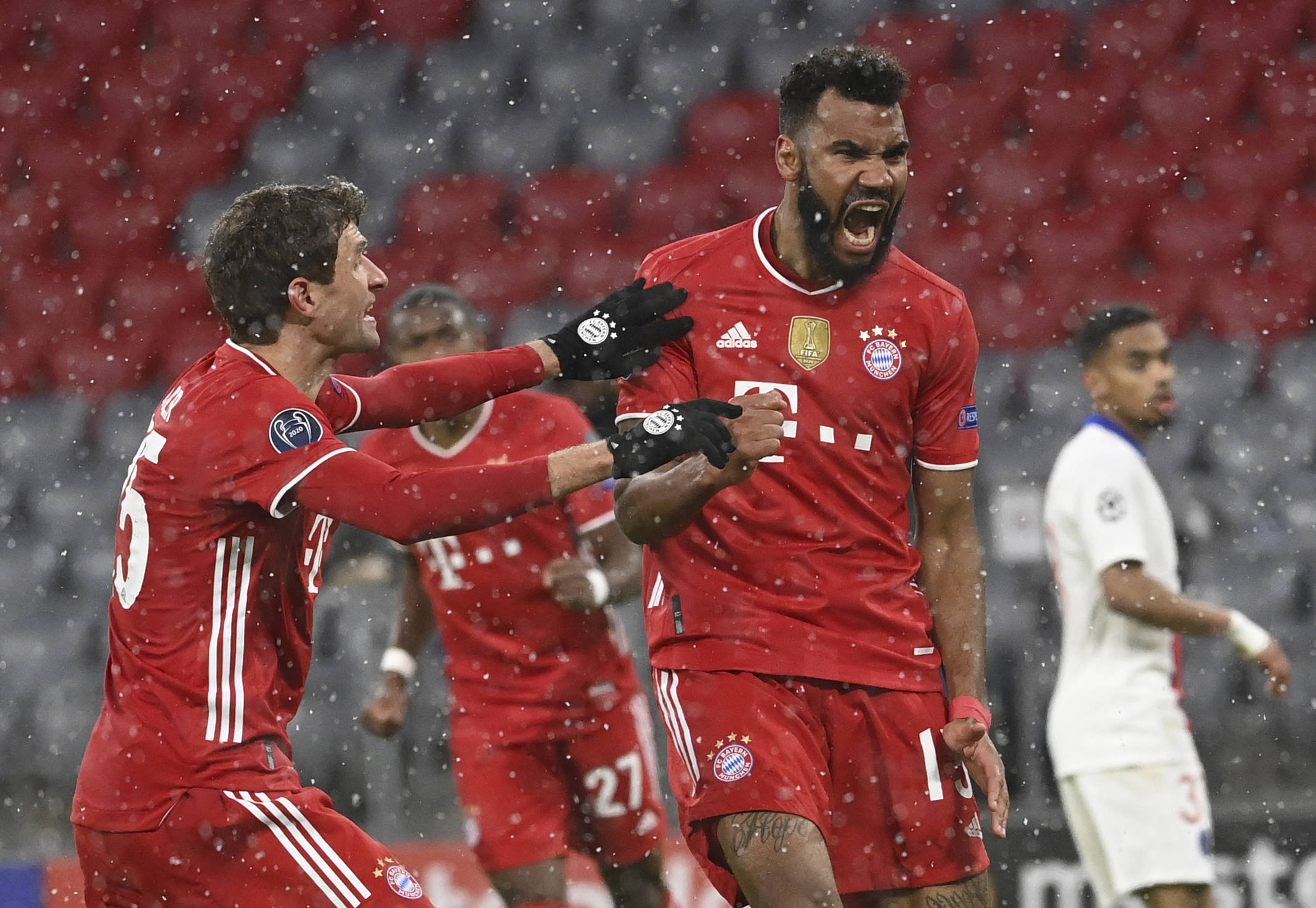 字母哥内线统治 雄鹿延续连胜（阿德托昆博制霸禁区 雄鹿再添连胜）