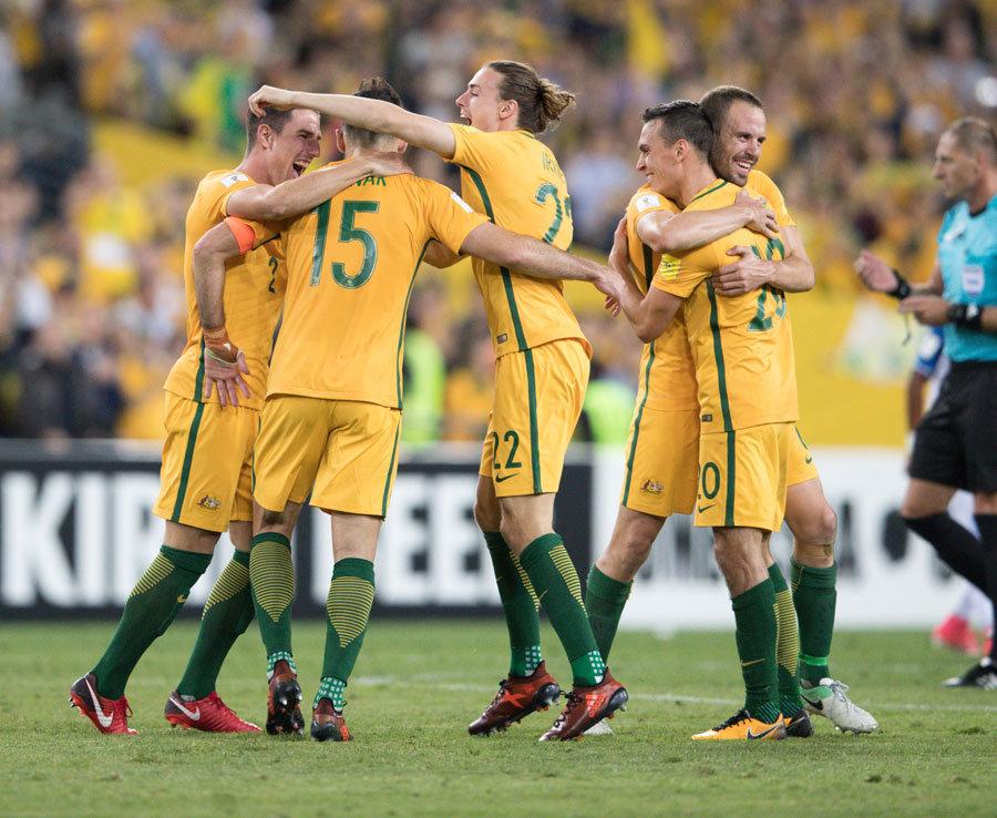 14轮不胜！佛罗伦萨客场1-3遭萨索洛逆转，沃尔帕托传射（紫百合14场不胜！客场1-3被萨索洛逆转，沃尔帕托传射建功）