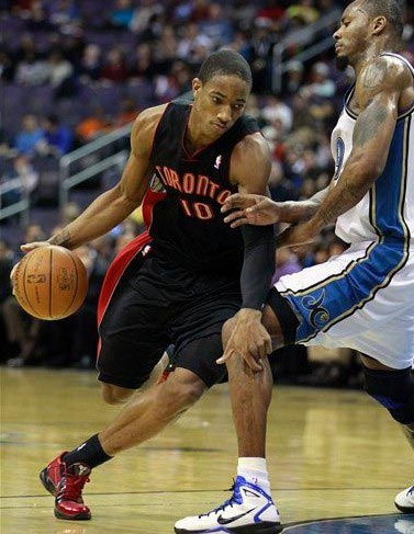 懂球帝2025年10月足坛MVP：姆巴佩蝉联！（懂球帝评选2025年10月足坛MVP，姆巴佩成功卫冕）