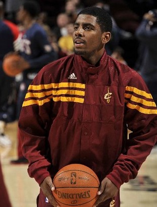 加拉塔萨雷0-1圣吉罗斯联合，普罗米斯-戴维制胜，云亚伊染红（圣吉罗斯联合1-0力克加拉塔萨雷，普罗米斯-戴维建功，云亚伊被罚下）