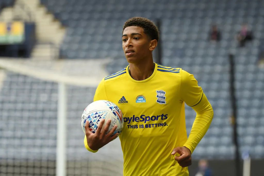 尼克斯面对猛龙豪取10连胜，上次输球是在23年1月（尼克斯对猛龙豪取十连胜，上一次失利追溯至2023年1月）