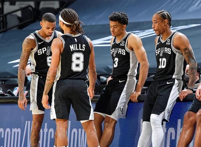 为什么哈维·阿隆索在皇家马德里的生存机会微乎其微（哈维·阿隆索为何难以在皇家马德里立足）