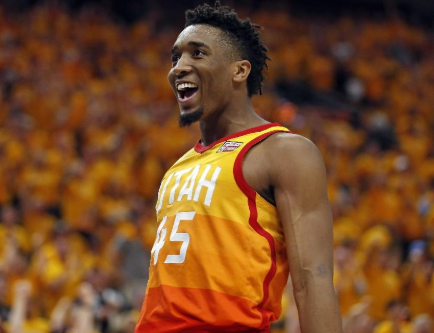 晚邮报：孔蒂向球队发表了一小时讲话，要求球员立即拿出状态（晚邮报：孔蒂对全队进行一小时训话，敦促球员立刻找回状态）