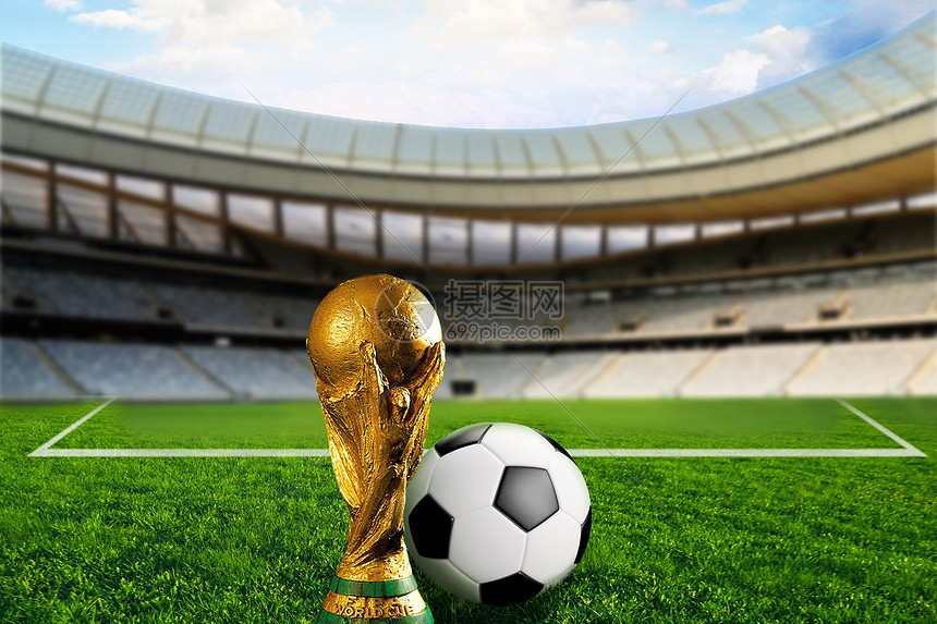 自吉鲁以来，姆巴佩是首位欧冠上演大四喜的法国球员（姆巴佩成继吉鲁之后欧冠首位上演大四喜的法国球员）