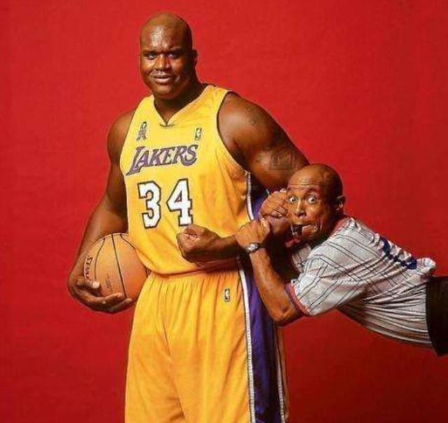 意甲出现一条大鱼！4大豪门开始抢人，年仅26岁4000万欧底价（意甲现顶级猎物：四大豪门围抢，26岁球星标价4000万欧）